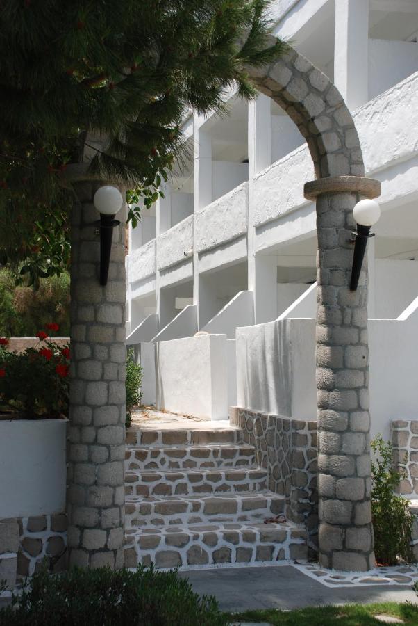 Lagada Beach Economy Otel Adamantas  Dış mekan fotoğraf